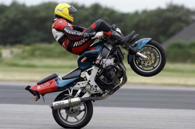 Fastest-motorcycle-handlebar-wheelie